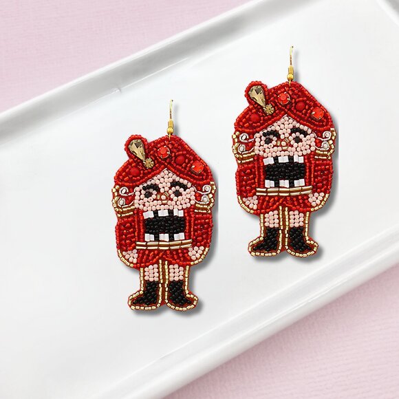 Nutcracker Soldier Christmas Seed Beaded Holiday Earrings - Picture 1 of 2